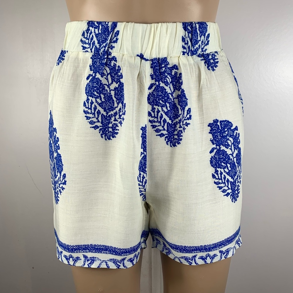 ETWO Medium NWT Blue Ivory Boho Print Shorts